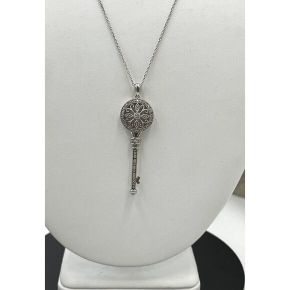 925 Sterling Silver Stamped Genuine Diamonds Floral Key Motif Chain Necklace - Picture 1 of 8